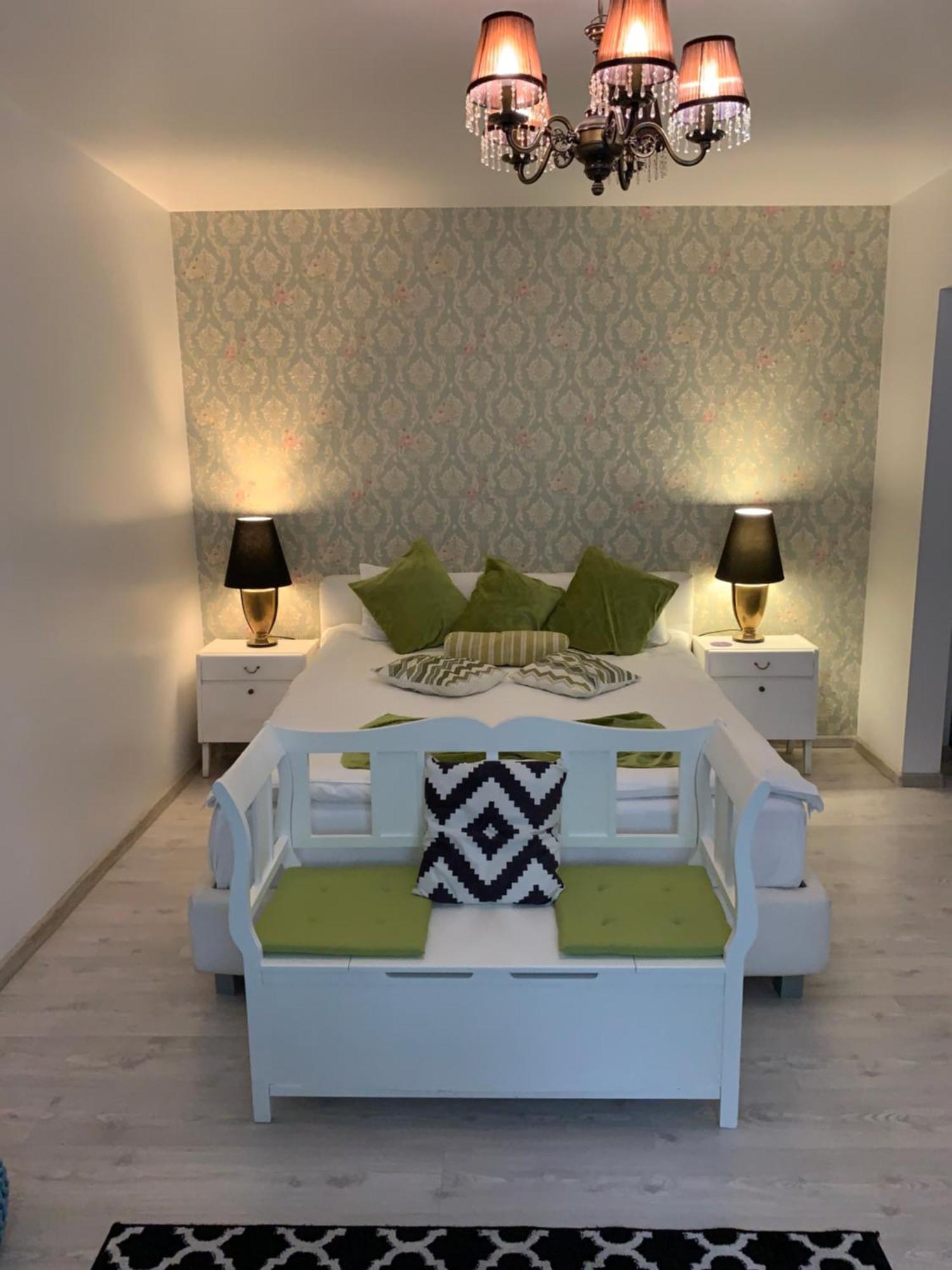 Cozy Apartment In A Quiet Area Крайова Екстериор снимка